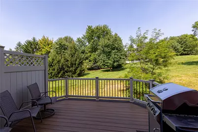 135 Mews Lane, Cranberry Township, PA 16066 - Photo 4