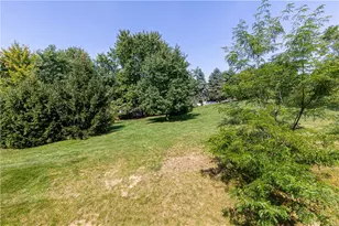 135 Mews Ln, Cranberry Township, PA 16066 - Photo 6