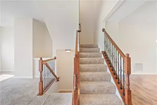 135 Mews Ln, Cranberry Township, PA 16066 - Photo 8