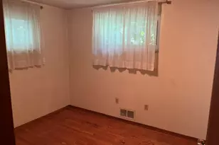 42 Grace St, Stowe Township, PA 15136 - Photo 6