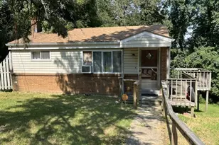 42 Grace St, Stowe Township, PA 15136 - Photo 10