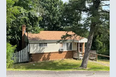 42 Grace St, Stowe Township, PA 15136 - Photo 2