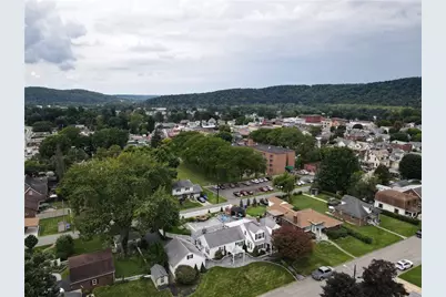 217 Pennsylvania Ave, Zelienople, PA 16063 - Photo 4