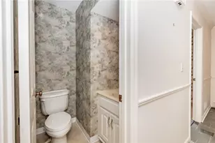 224 Georgetowne Village, White Township, PA 15701 - Photo 14