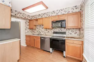 224 Georgetowne Village, White Township, PA 15701 - Photo 4