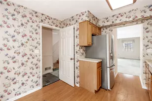 224 Georgetowne Village, White Township, PA 15701 - Photo 6