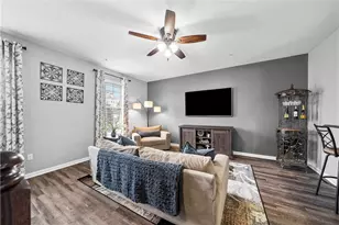 34 Truman Cir, Kennedy Township, PA 15136 - Photo 6