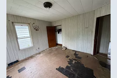360 Mitchell Ave, Clairton, PA 15025 - Photo 10