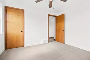 1376 Peterson Dr, Jefferson Hills, PA 15025 - Photo 10
