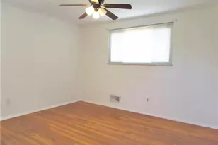 10901 Highpoint Dr, Pittsburgh, PA 15235 - Photo 16