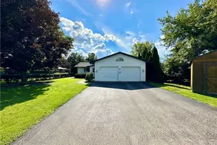 625 Rich Dr, Hickory Township, PA 16101 - Photo 2