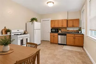2719 Larkins Wy, Pittsburgh, PA 15203 - Photo 4