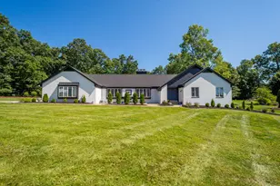 113 Oakwood Rd, Peters Township, PA 15317 - Photo 2