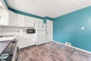 606 Winterberry Rd, Monroeville, PA 15146 - Photo 12