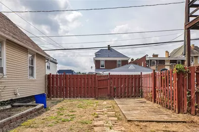 831 Woodward Ave, Stowe Township, PA 15136 - Photo 2