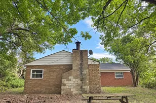 410 Cowan Dr, Elizabeth Twp/Boro, PA 15037 - Photo 4