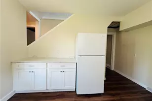 2842 Harcum Wy, Pittsburgh, PA 15203 - Photo 10