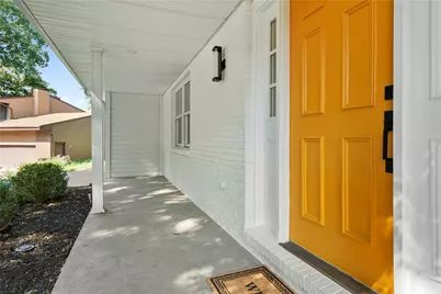 3206 Brunton Dr, Pittsburgh, PA 15116 - Photo 4