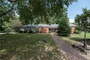 101 E Fairfield Ave, New Castle, PA 16105 - Photo 1
