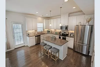 2003 Pointe View Dr, Adams Township, PA 16046 - Photo 6