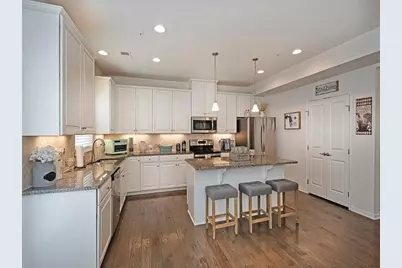 2003 Pointe View Dr, Adams Township, PA 16046 - Photo 8