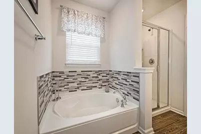 2003 Pointe View Dr, Adams Township, PA 16046 - Photo 16