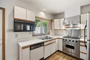 1110 W Ridge Rd, Pittsburgh, PA 15101 - Photo 14