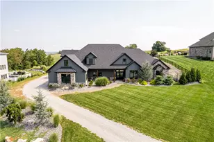 2100 Totteridge Dr, Salem Township, PA 15601 - Photo 2