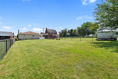 2116 Pennsylvania Avenue, West Mifflin, PA 15122 - Photo 28