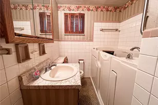 892 Locust Dr, North Huntingdon, PA 15642 - Photo 14