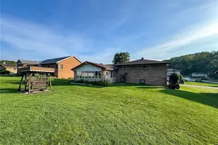892 Locust Dr, North Huntingdon, PA 15642 - Photo 22