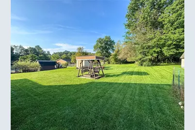 892 Locust Dr, North Huntingdon, PA 15642 - Photo 20