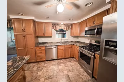892 Locust Dr, North Huntingdon, PA 15642 - Photo 6
