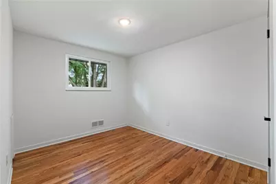 522 Lucy Dr, Pittsburgh, PA 15236 - Photo 12