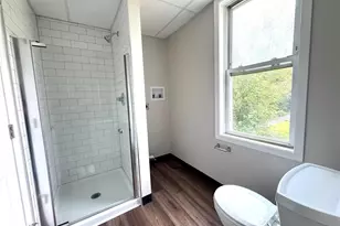 607 Wampum Ave, Ellwood City, PA 16117 - Photo 8