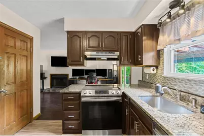 7335 Deer Run Cir, Imperial, PA 15126 - Photo 6
