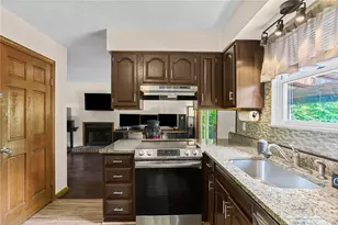 7335 Deer Run Cir, Imperial, PA 15126 - Photo 6