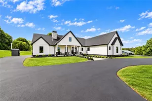 328 Dutchtown Rd, Penn Township, PA 16002 - Photo 2