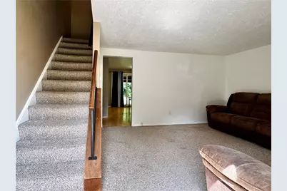 704 Countryside Dr, McKees Rocks, PA 15136 - Photo 2