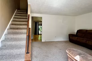 704 Countryside Dr, McKees Rocks, PA 15136 - Photo 2
