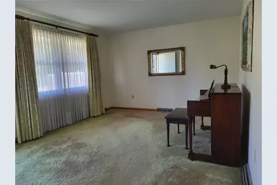 18 Joanne Dr, Latrobe, PA 15650 - Photo 4