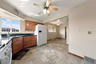 114 Jefferson Dr, Lower Burrell, PA 15068 - Photo 14