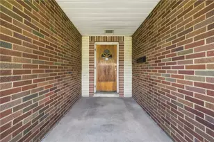 114 Jefferson Dr, Lower Burrell, PA 15068 - Photo 4