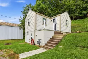 424 Glenfield Rd, Glenfield, PA 15143 - Photo 2