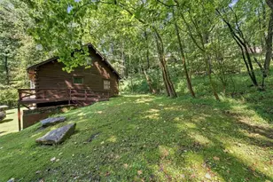 107 N Locust St, Hempfield Township, PA 15644 - Photo 8