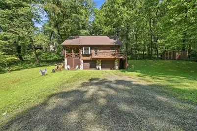 107 N Locust St, Hempfield Township, PA 15644 - Photo 2