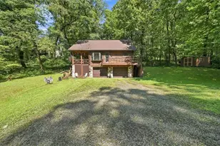107 N Locust St, Hempfield Township, PA 15644 - Photo 2