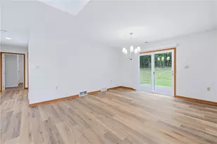 685 Theresa Ave, Hermitage, PA 16148 - Photo 12