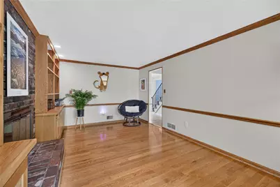 1024 Surrey Woods Rd, Bethel Park, PA 15102 - Photo 16