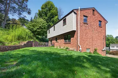 1024 Surrey Woods Rd, Bethel Park, PA 15102 - Photo 36